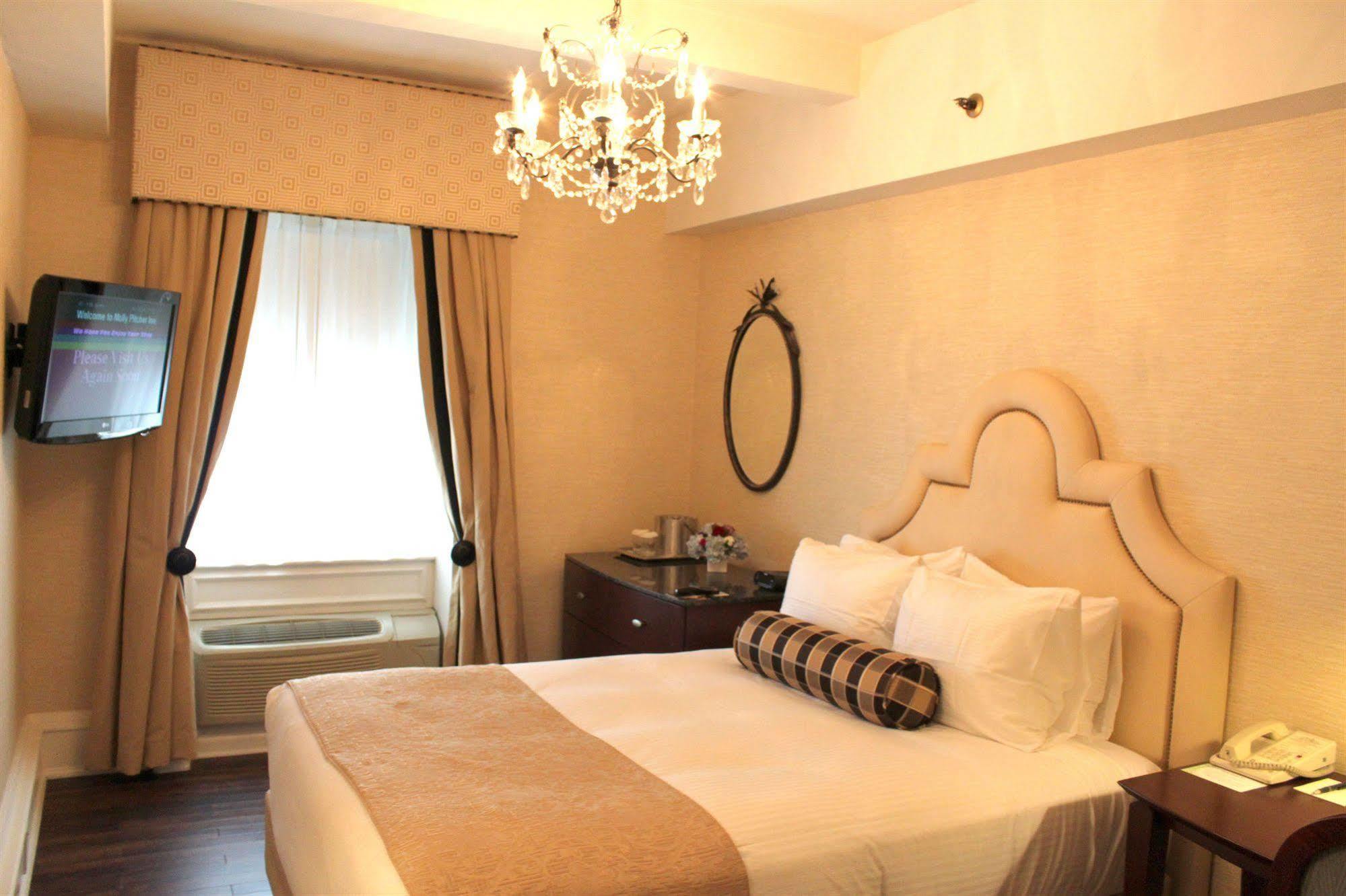 Molly Pitcher Inn Ред-Банк Экстерьер фото