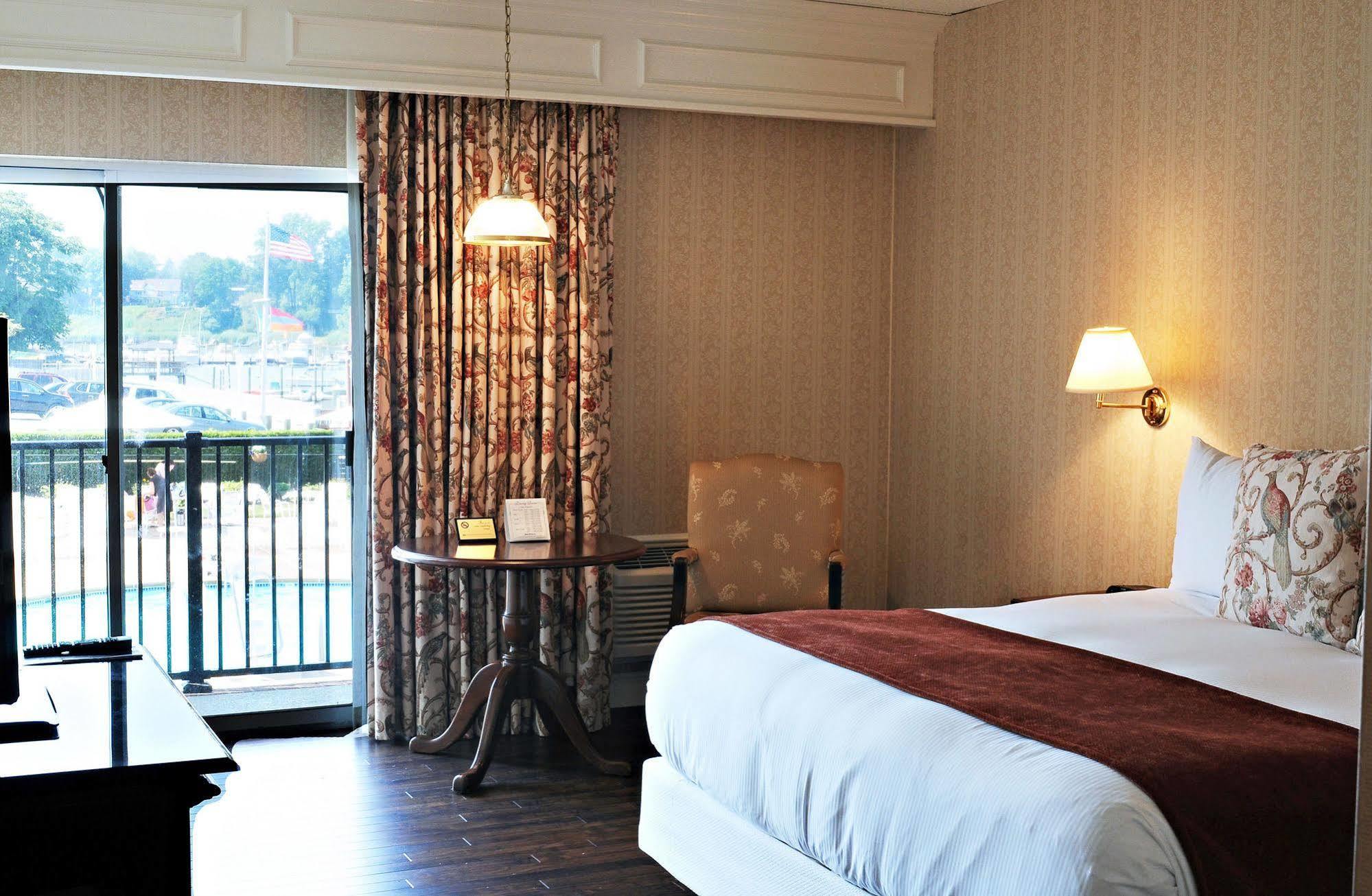 Molly Pitcher Inn Ред-Банк Экстерьер фото