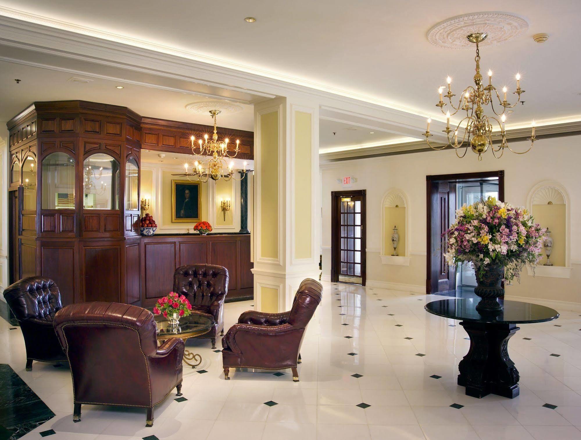 Molly Pitcher Inn Ред-Банк Экстерьер фото